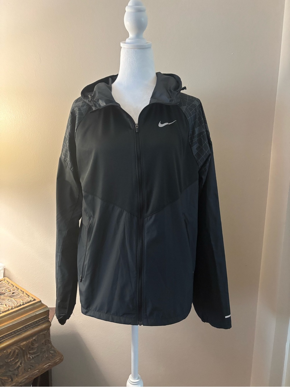 Nike Black Full-Zip Hooded Performance Jacket Women’s Size S/P